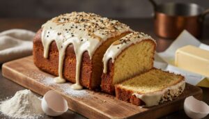 Babka piaskowa wilgotna z lukrem sezamowym – klasyka, która zaskakuje jednym dodatkiem